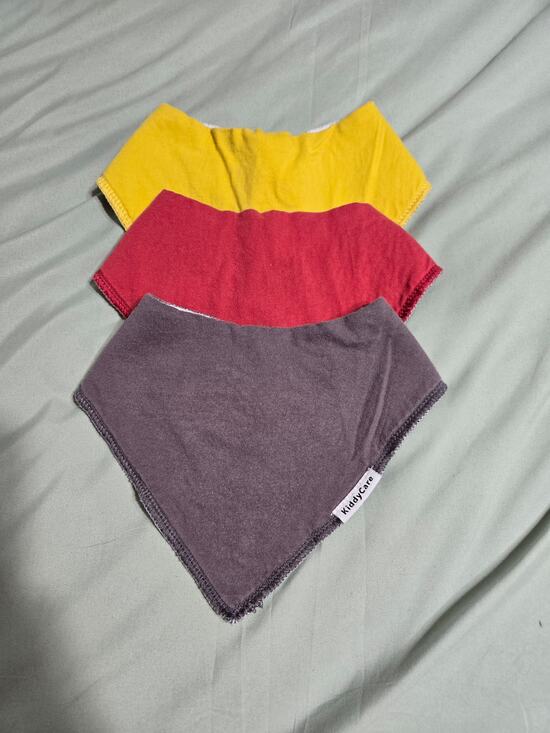 Kiddycare Other - Kiddycare 3 piece set of bibs